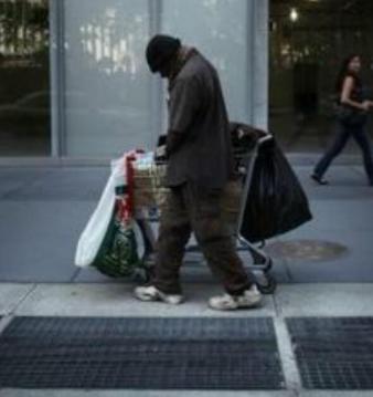  Yemek ısmarladığı adamm teşekkür etmek içiin biir not bıraktı ve..