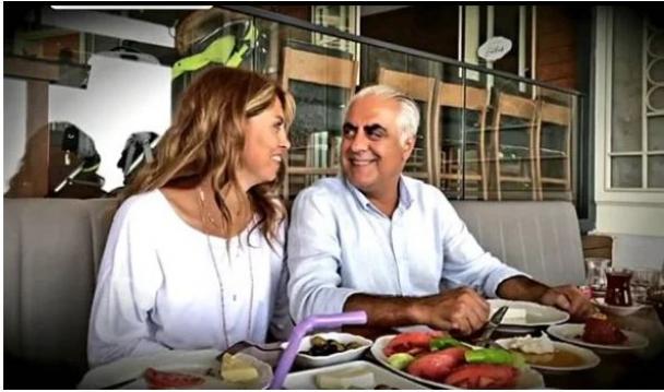 Lüks bir evde yaşayan Hülya Kuran'ın kocası ve çocuklarıı