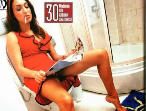 PROGRAMINDAKİ SKANDALLAR YETMEDİ, BİR DE FOTOĞRAFLARI İNTERNETE DÜŞTÜ !
