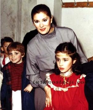 Gülşenn Bubikoğlu'nunn Kızı Zeynep, Başarılarıyla Parrmak Isırtıyorr..