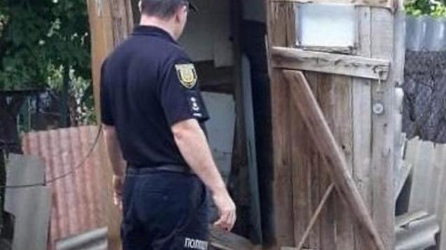 Tuvalet deliğine düşen telefonunu almak isteyen genç kız öldü.