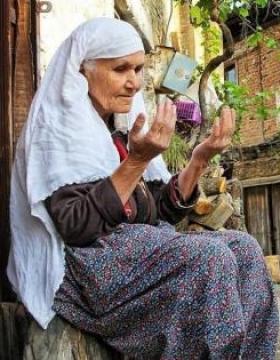 Ezandan önce uyanırdı annem