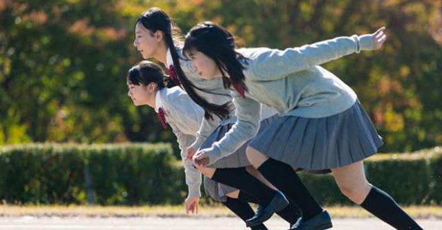 Japonya’da kız öğrenciler