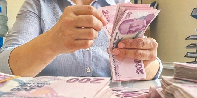 Emekli Maaşlarını Bu Üç Bankadan Ve PTT’den Alanlar Dikkat! Bugün Başladı! 