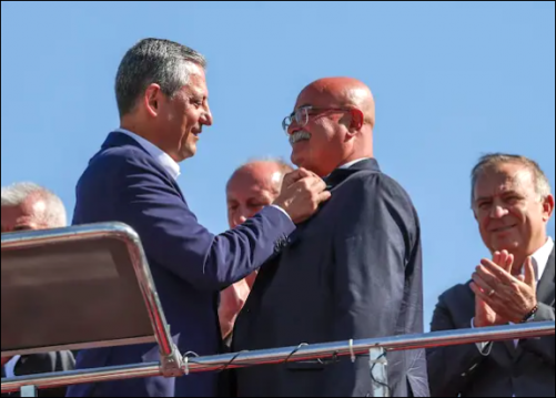 Bir belediye CHP'ye geçti