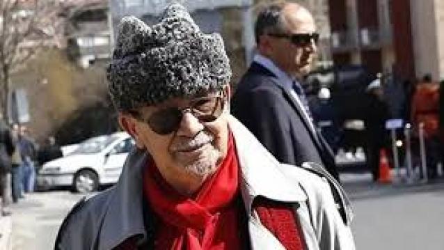 ünlü isim hayatını kaybetti